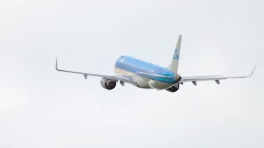 KLM Cityhopper Embraer 190 ayrılışı