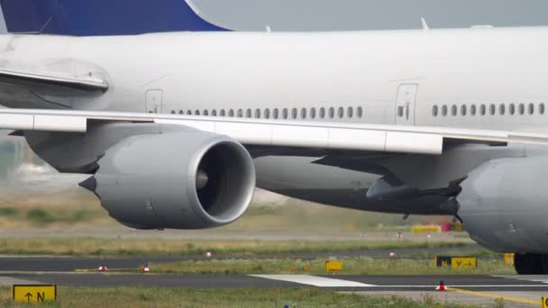 Boeing 747 virar para começar antes da partida — Vídeo de Stock