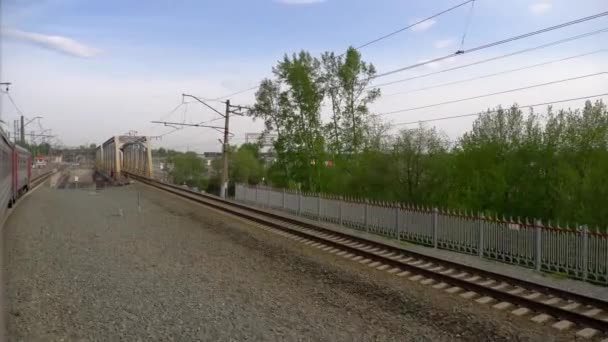 Railroad bridge over Inya river — Stock Video