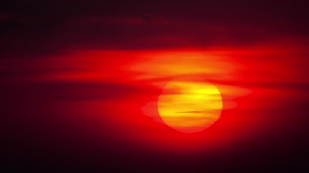 Pôr do sol paisagem sobre o horizonte da cidade — Vídeo de Stock