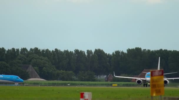 KLM Cityhopper Embraer 190 출발 — 비디오