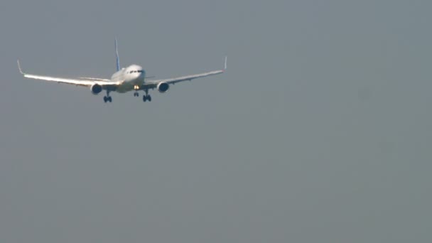 Самолёт Boeing 767 — стоковое видео