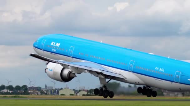 KLM Boeing 777 πριν από την αναχώρηση — Αρχείο Βίντεο