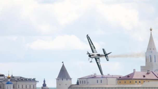 Avión de carreras en la etapa — Vídeos de Stock