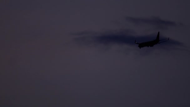 Approche finale au coucher du soleil