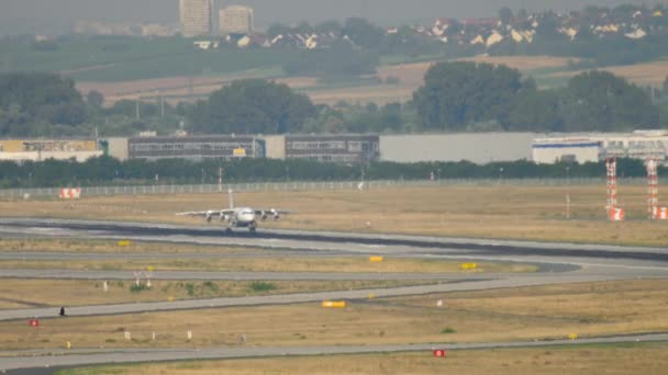 British Aeroapace 146 Avro RJ85 aterrizaje — Vídeos de Stock