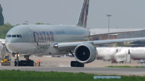 Qatar Airways Tehergurító — Stock videók