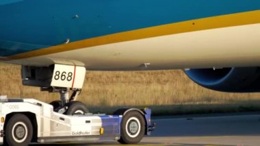 Boeing 787 servise çekme