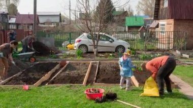 Bahçede Aile, timelapse