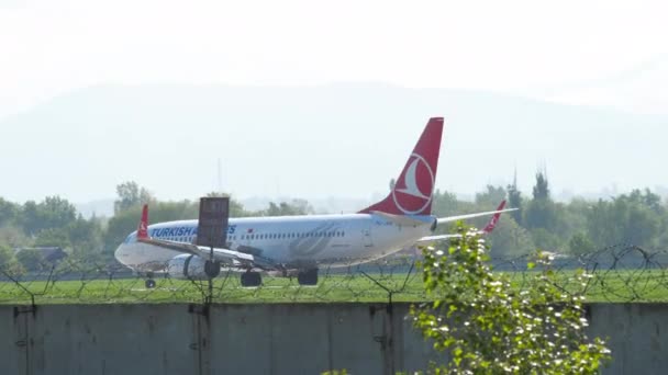 Turkish Airlines Boeing 737 lądowania — Wideo stockowe