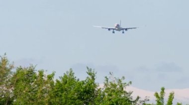 Hong Kong Havayolları Kargo Airbus A330 yaklaşıyor