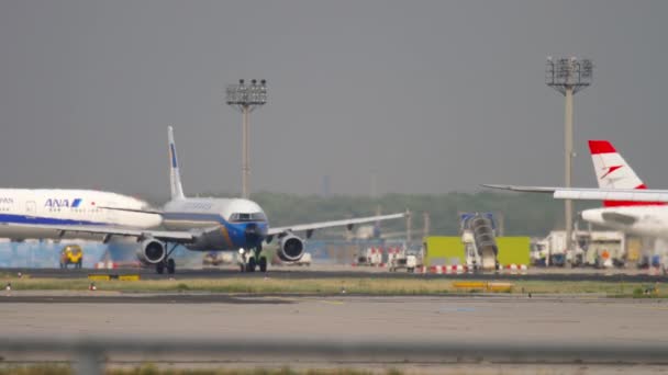 Airbus A321 rodaje antes de la salida — Vídeos de Stock