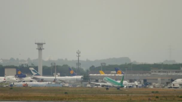 Salida de Aer Lingus Airbus A320 — Vídeos de Stock