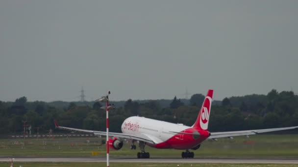 Airberlin Airbus 330 décollage — Video