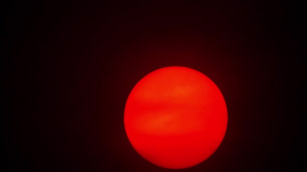 Red sun sphere in thick smog — Stock Video