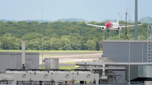 Norské Airines Boeing 737 přistání — Stock video