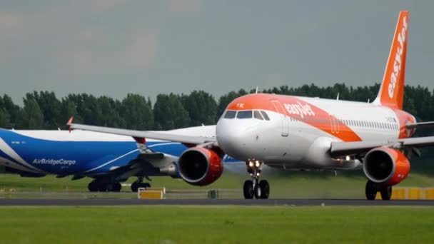 EasyJet Airbus 320 partenza — Video Stock