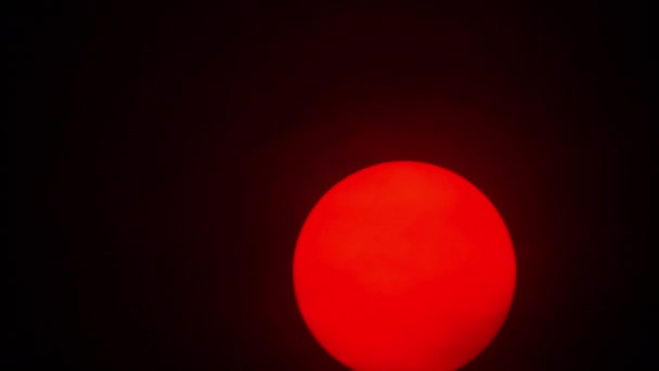 Red sun sphere in thick smog — Stock Video