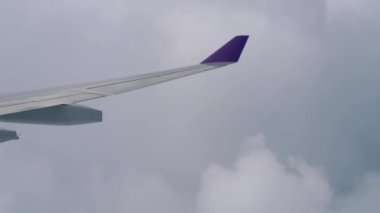 İniş yapan uçaktan hava görüntüsü