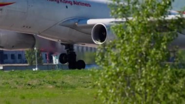 Hong Kong Havayolları Kargo Airbus A330 iniş