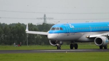KLM Cityhopper Embraer 190 inişi