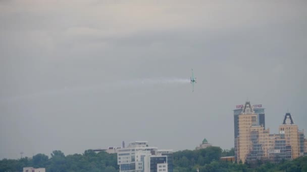 Avião de corrida no palco — Vídeo de Stock