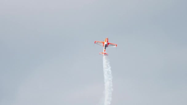 Världsmästare i aerobatik — Stockvideo