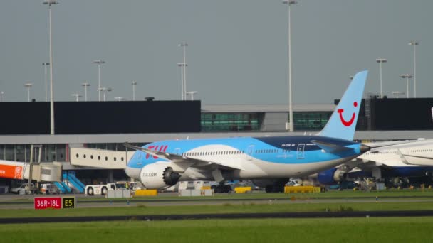 TUI Fly Dreamliner respingendo — Video Stock