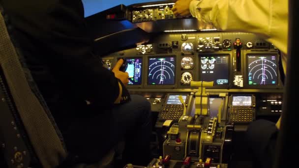 Cabina di pilotaggio per aeromobili civili . — Video Stock
