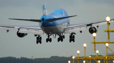 KLM Boeing 747 açılış