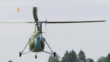 Vintage Helikopter Mi-1 performans akrobasi