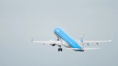 KLM Cityhop Embraer 190 kalkış