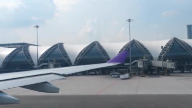 Bangkok Suvarnabhumi Havaalanı'na gidiş