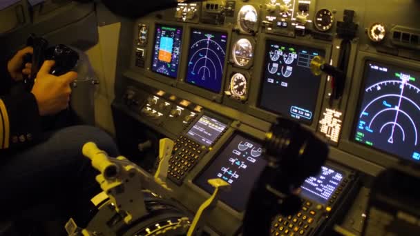 Civila flyg Plans cockpit. — Stockvideo