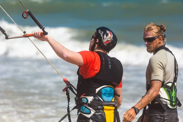 Foto idrottare kitesurfing — Stockfoto