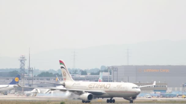 Etihad空中客车A330出租车 — 图库视频影像