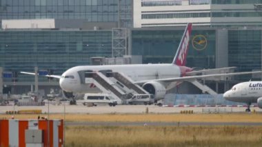 Tam Linhas Aereas 777 'ye biniyor.