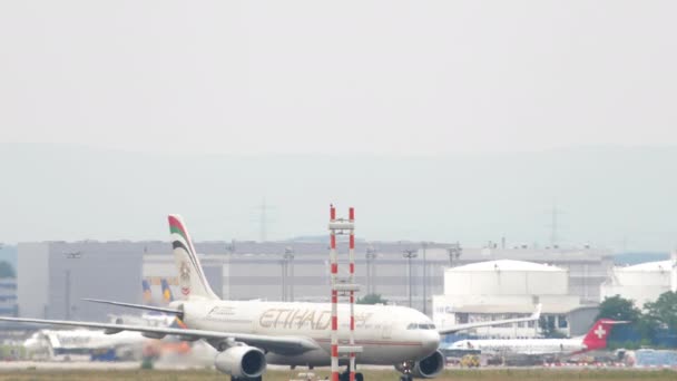 Etihad空中客车A330出租车 — 图库视频影像