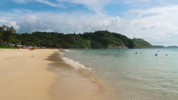 Nai Harn beach, na południe od wyspy Phuket — Wideo stockowe