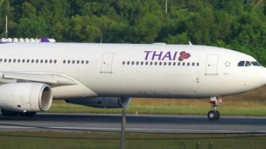 Thai Airways Airbus 330 kalkış