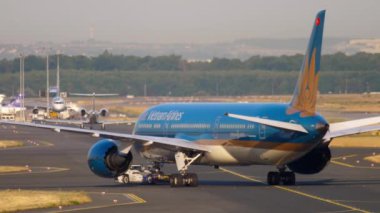 Boeing 787 servise çekme