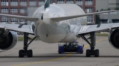 Boeing 777 servis dışı.
