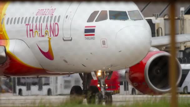 Avión en rodaje antes de la salida — Vídeos de Stock