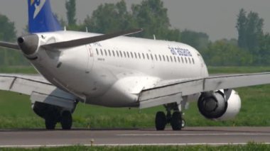 Hava Astana Embraer taksicilik