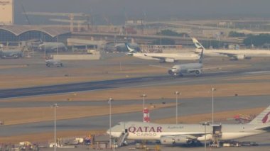 Cathay Pasifik Boeing 777 Hong Kong 'dan kalkıyor.