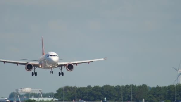 Aterragem EasyJet Airbus A319 — Vídeo de Stock