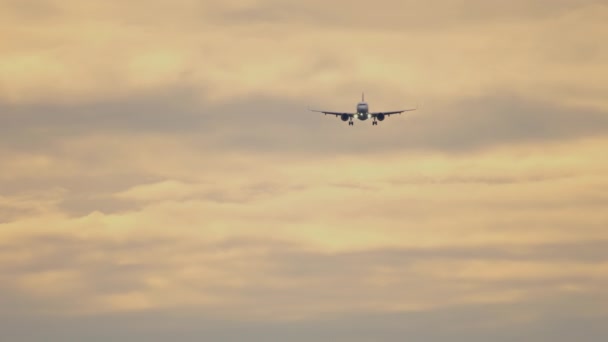 Approche finale au lever du soleil