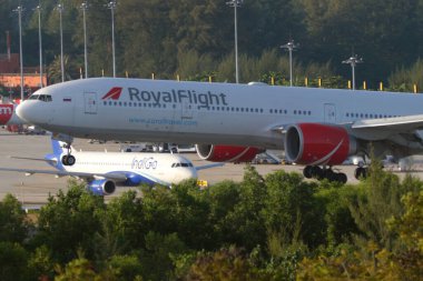 Royal Flight Boeing 777 clipart