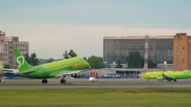 S7 Embraer 170 inişi