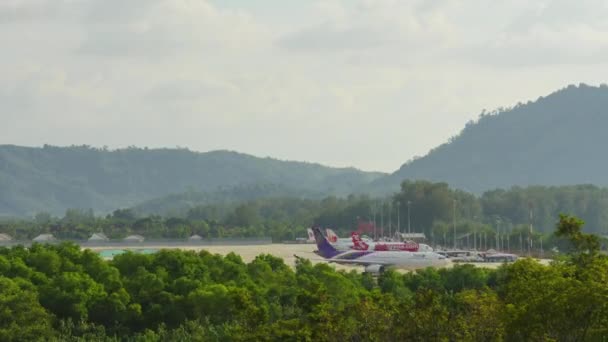 Phuket internationella flygplats, timelapse — Stockvideo